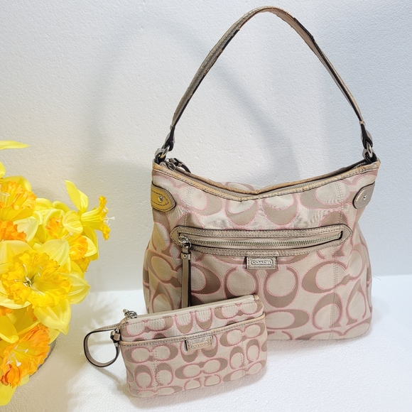 Coach Handbags - COACH WOMEN MONOGRAM SET CREAM/PINK